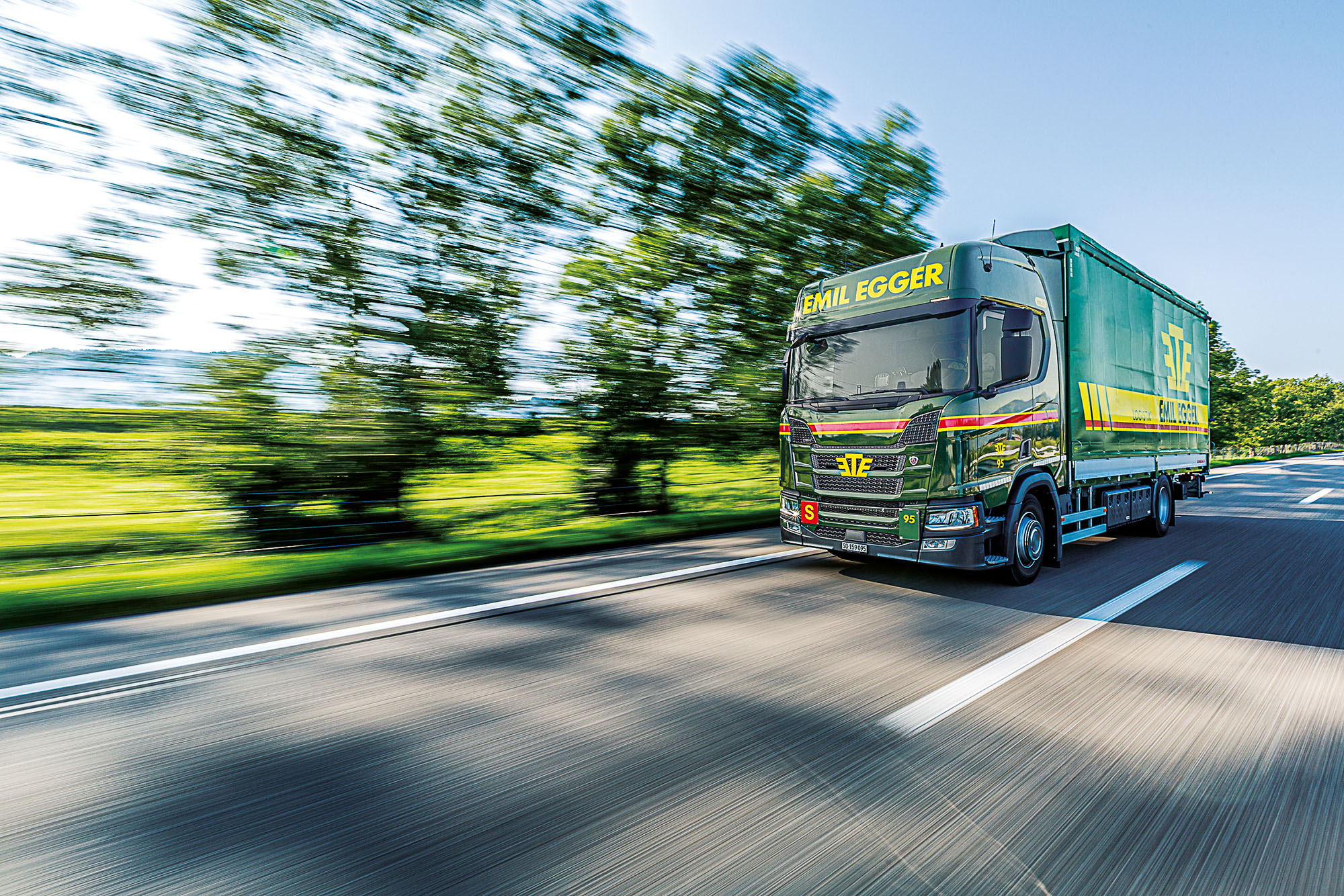 EMIL EGGER transportier, platziert und lagert alle Formen und Grössen von Stückgut.