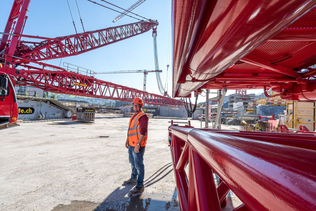 1000 tons crawler crane from EMIL EGGER in operation on Olma construction site in St. Gallen