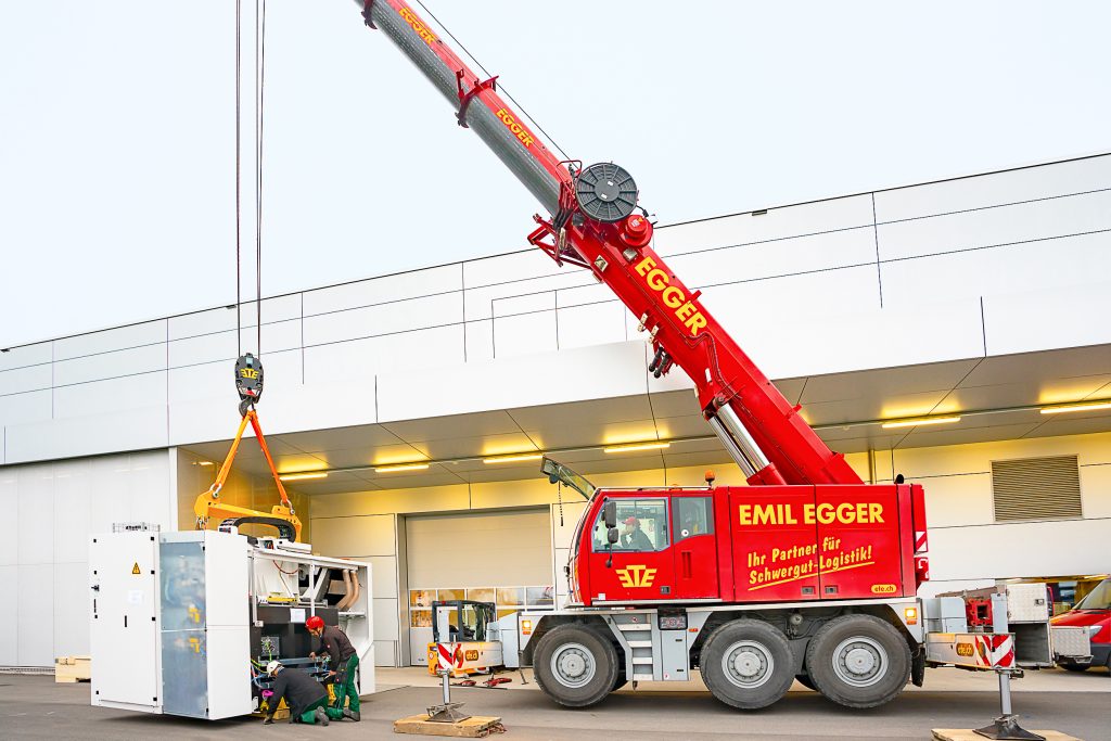 emil-ete-egger-industrieumzug-geschaeftsumzug-maschinen-anlage-schweiz-logistik-einhub-maschine-transport